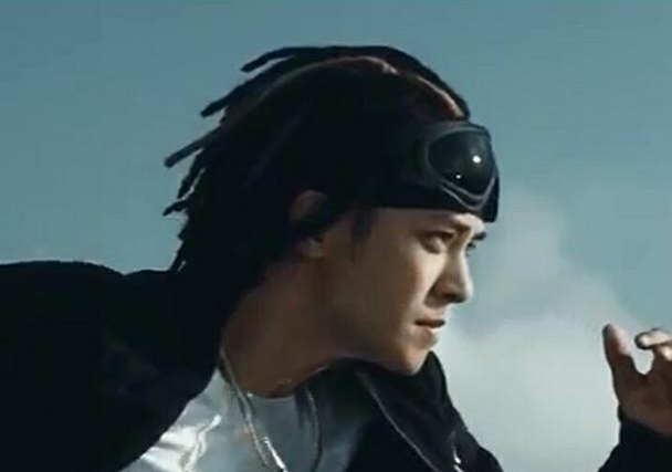 罗志祥▲他是唯一一个在美国军舰上跳舞的中国歌手，网友：他才是是乐坛第一人