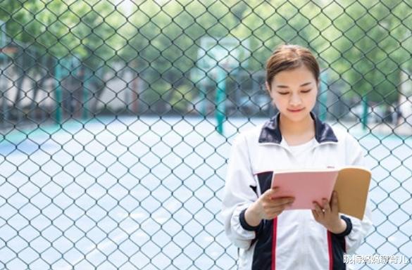 大学|儿子收到名校录取书，妈妈得意晒照，却被朋友圈的反应彻底寒心了