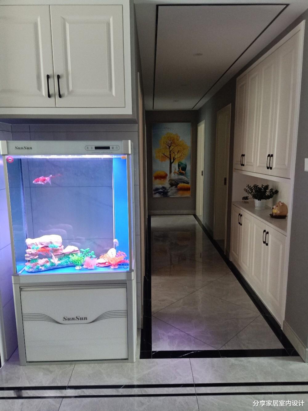 |历时半年装修完工，打扫干净晾着通风中，过道打柜子非常实用！