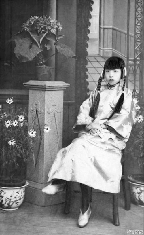 杨森|他一生纳12房姨太，90岁又生一女，被自己的九姨太写成了论文