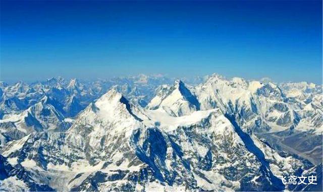 【喜马拉雅山】喜马拉雅山“出事”了？冰雪融化后，湖里出现的一幕让人难以置信