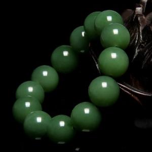 @玩玉发烧友怎么玩和田玉珠子？了解重点后，玉友：实践出真知！