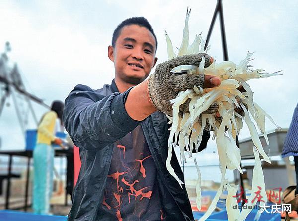 大庆网|看“中国银鱼第一县”杜尔伯特乘风破浪的渔船