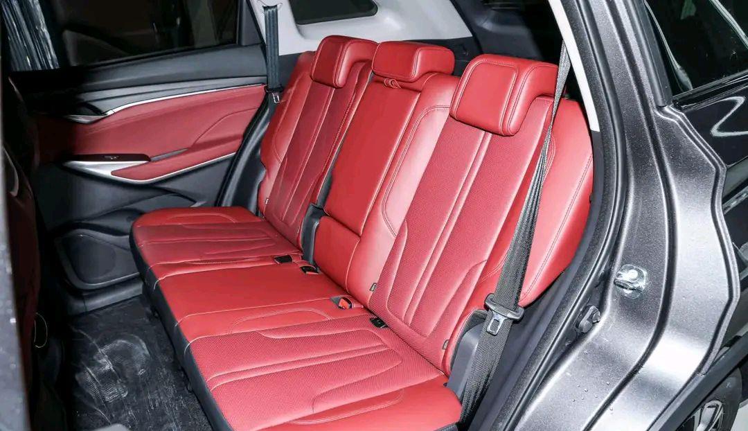 长安CS75|又一国产山寨车大获成功，上市2年零差评，30天狂甩28620辆