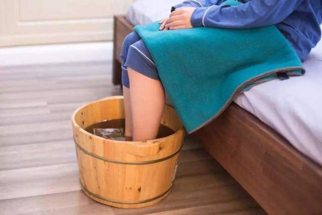 『』为什么老人总会说“寒从脚起”，看完解开多年疑惑了