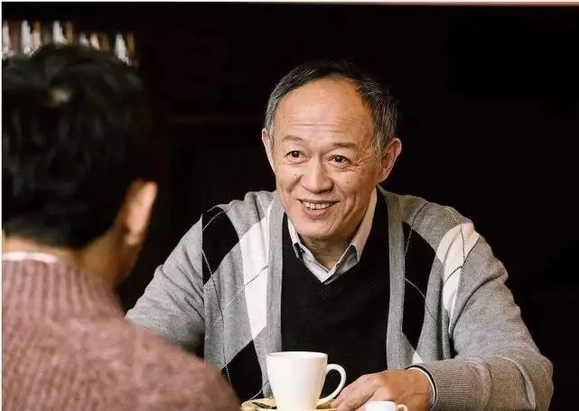 影帝|娱乐圈“我爸是李刚”:17岁想去拍戏,老爸立马叫来四位影帝抬轿