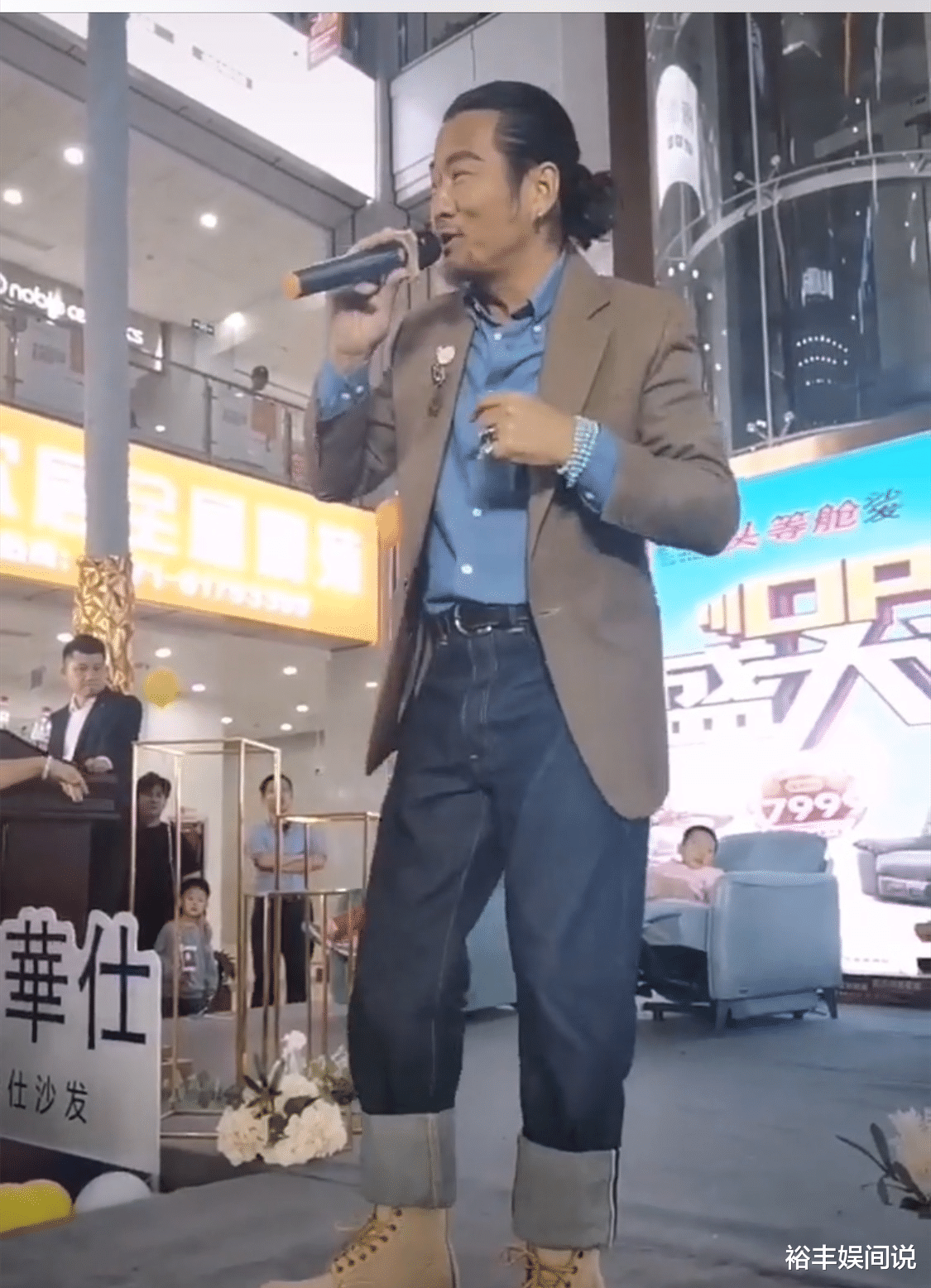 孙兴|“最帅杨逍”孙兴太落魄，商场走穴无人理，被曝2800元唱5首歌