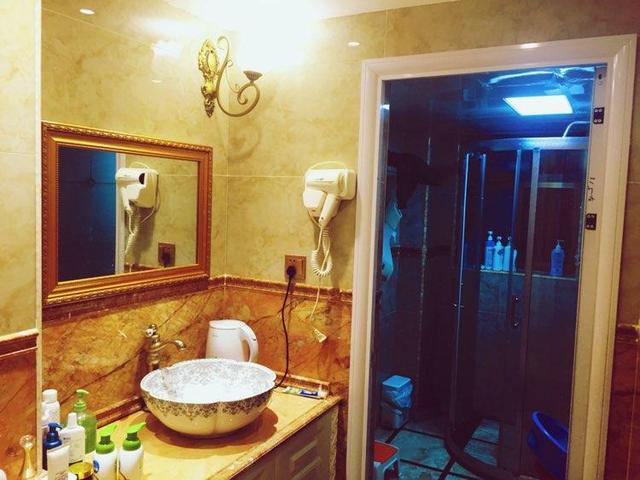 |卧室改成电影院，被老婆骂惨了，装完后她特别喜欢，天天待里边