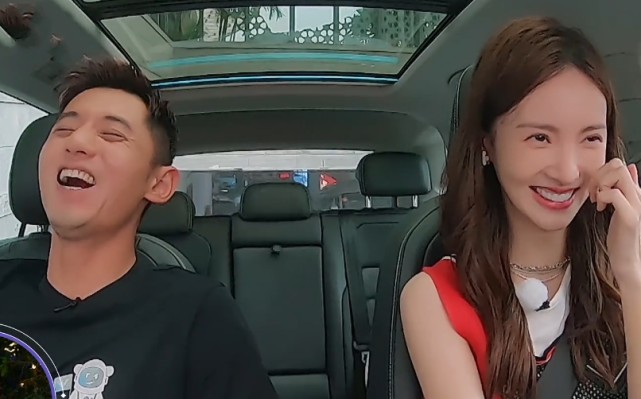 金晨|金晨在密室地上“打滚”,却忘记自己穿的是短裤,张继科的表情亮了