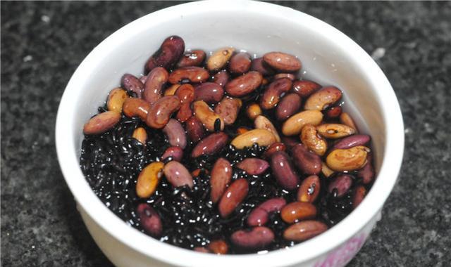 黑米|天凉好睡觉,不想早起,早餐吃它吧!软糯清香,补血暖胃好消化!