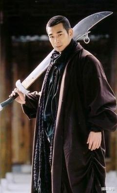 #赵文卓#赵文卓晒照夜间研讨新剧本，网友：拼了这么多年依然不爆红