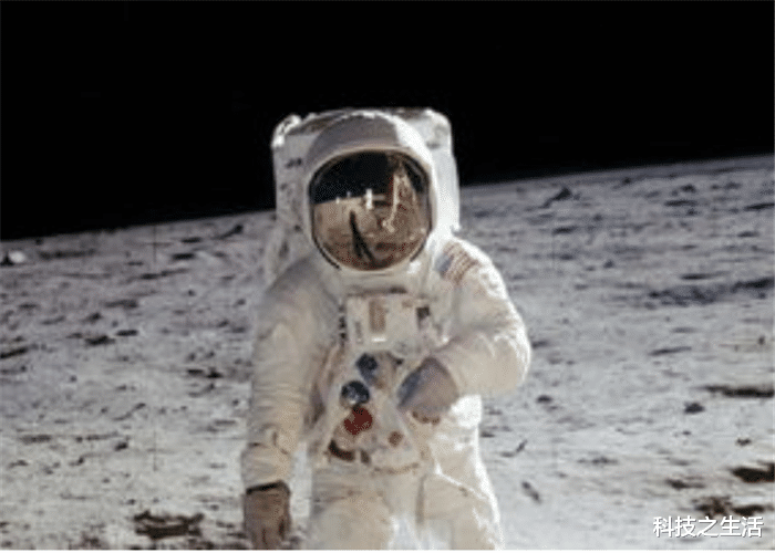 月球▲?  宇航员在月球表面，曾多次听到音乐声，真的有“人”在唱歌吗？