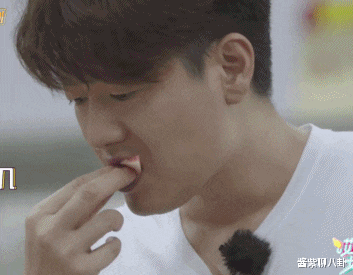 「凌潇肃」凌潇肃减肥后遗症出来了，参加减肥节目胖10斤，现体重直逼200斤