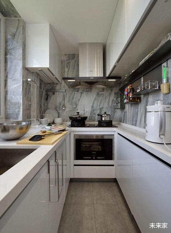 『』客厅隔出卧室，墙面打满柜子，多年的二手房终于焕然一新!