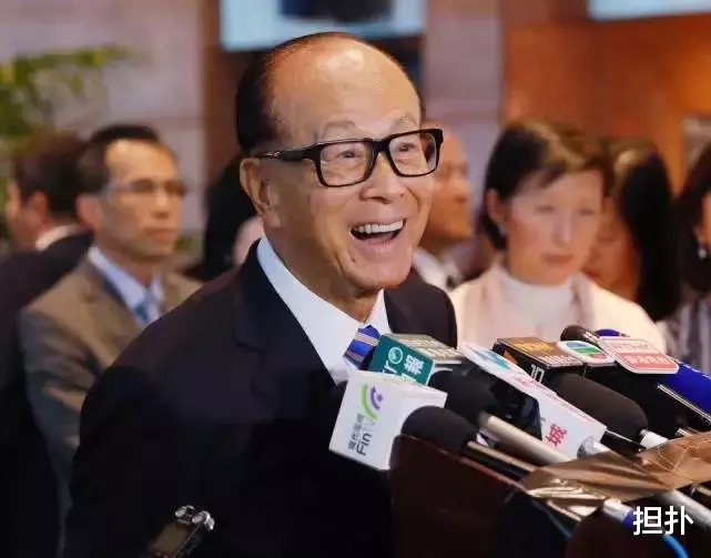 『何鸿燊』谁够资格帮何鸿燊送行？阵容肯定不及包玉刚，李嘉诚可能不参加