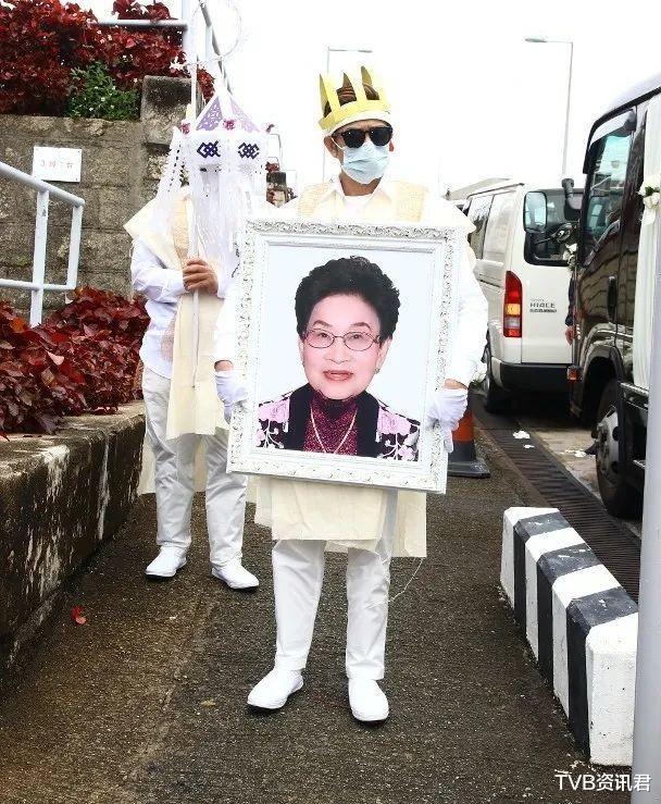 「郭富城」老公郭富城丧母！方媛贴婆媳温馨旧合照悼念：感激对我及家人爱护