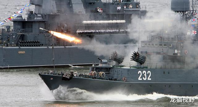 核潜艇|数十艘战舰集结，核潜艇逼近美国，随时荡平华盛顿，美：别动手