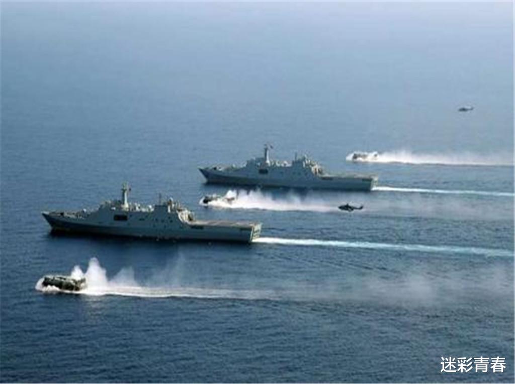 巡洋舰|美国海军再遭尴尬场面，宙斯盾舰被两艘054A夹击，狼狈不堪地逃离现场