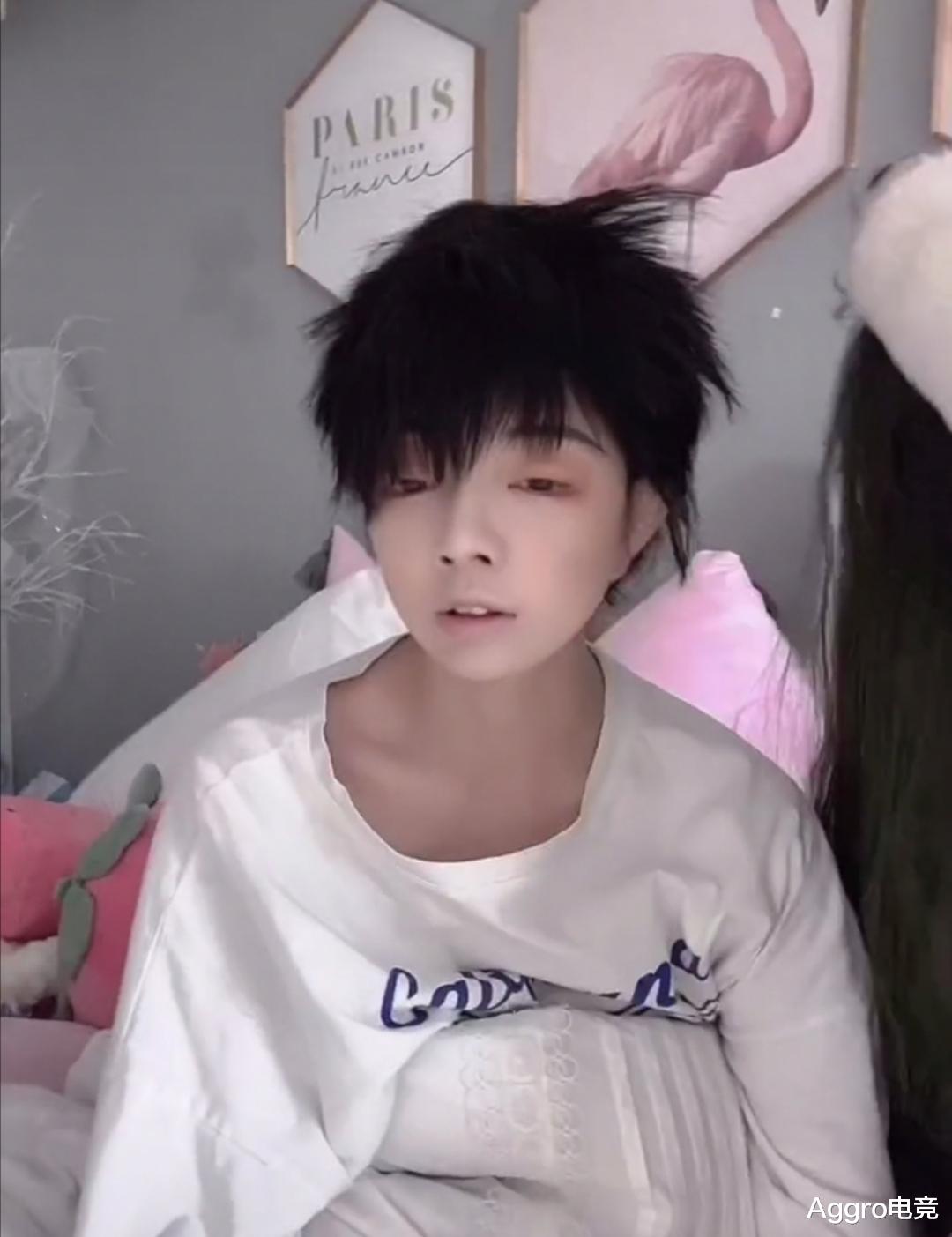 王奕萌|王奕萌太狠了，剪掉黑长秀发变假小子，却意外撞脸另一位网红