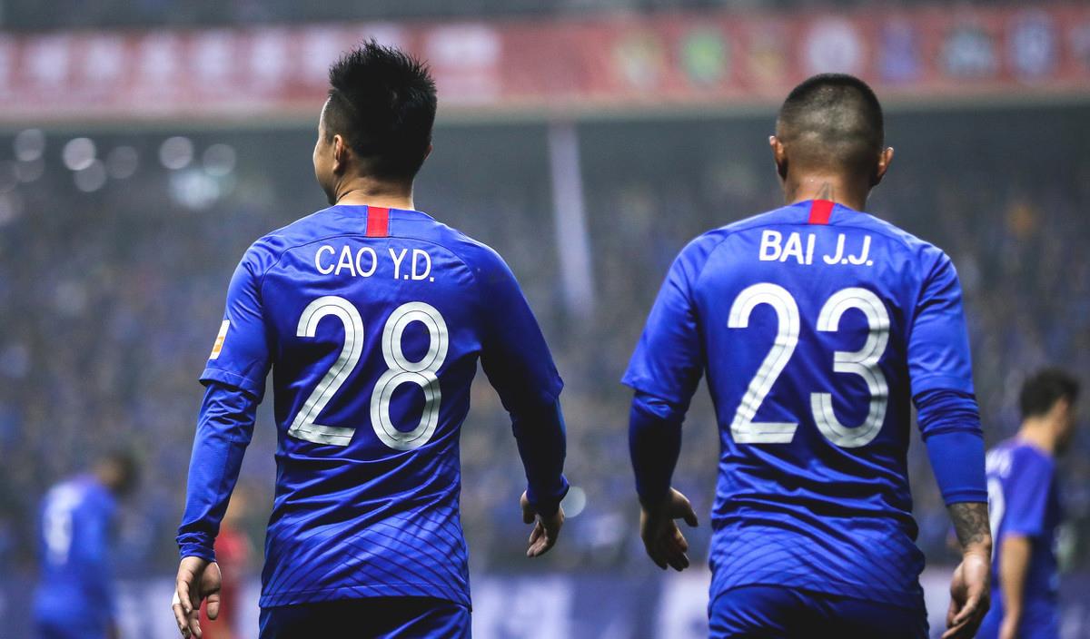 『上海申花』深夜22点！上海申花这则消息打破中超争冠格局，国安上港成赢家