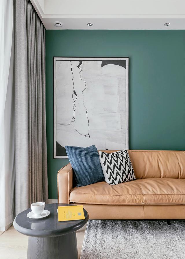 老年小妙招|她家140㎡，客厅坚持用绿色上墙，客厅不挂电视机，有颜值有收纳