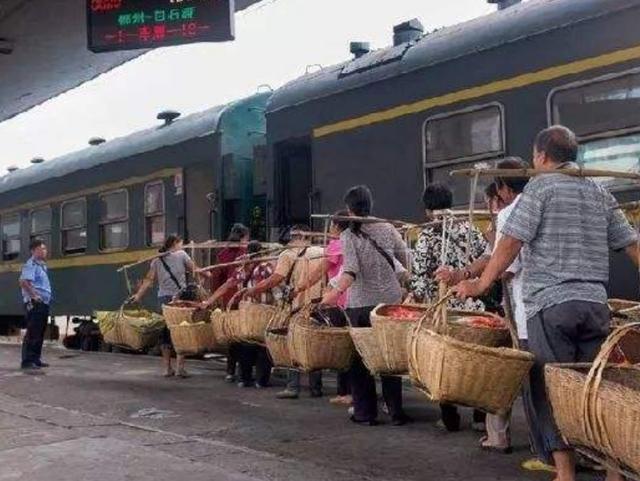 旅游景点:我国唯一免费乘坐的火车,任何人都可以乘坐,今成网红旅游景点