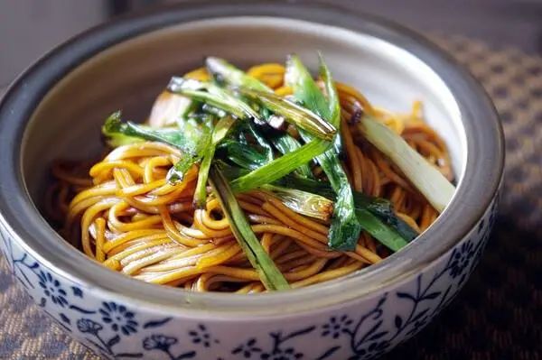 【】我国最好吃的7碗面，3碗在南方，3碗在北方，网友：那另一碗呢