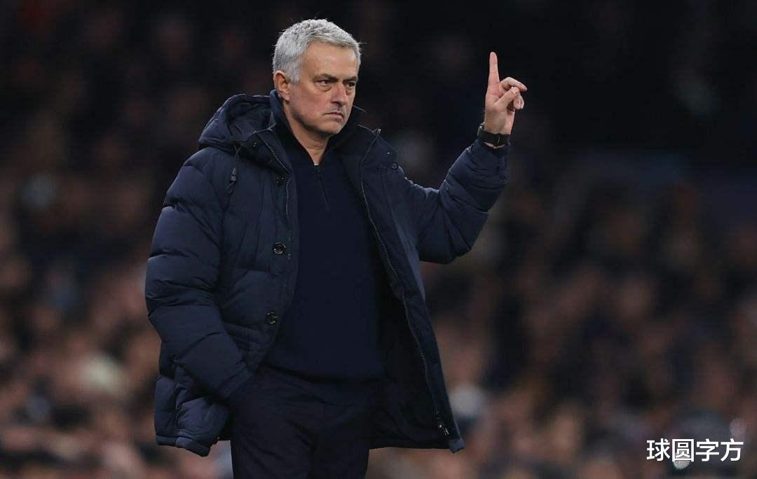 『热刺』英超官宣继续延期！曝穆里尼奥改造后防，定海神针有了“替代者”