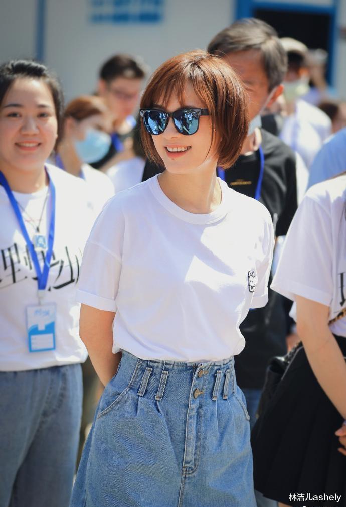 发型|Lisa没有刘海像变了一个人？辛芷蕾袁姗姗换发型更是堪比整容