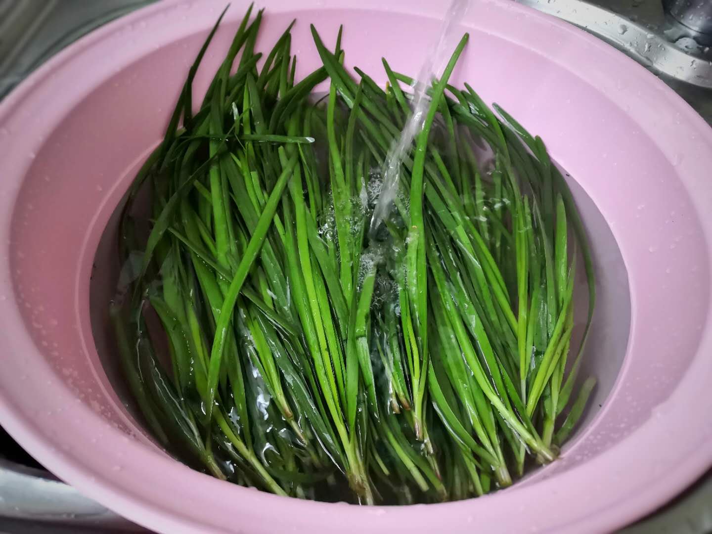 [食材]韭菜和它真是绝配，放一起简单炒一炒，比炒肉香，护肝健脾增食欲