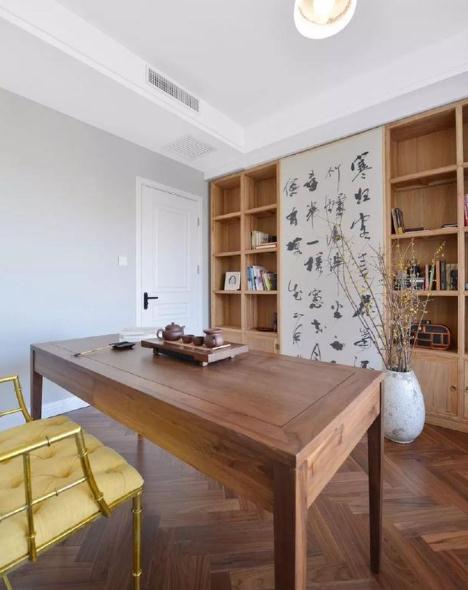 |越来越多人在家里打造小书房了，小户型书架如何设计最实用？