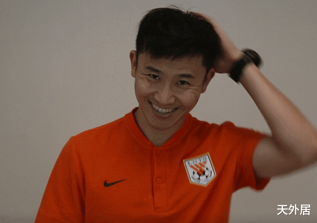 「山东鲁能」上午10点，昔日国足10号退役！再见，曾为梦想留洋的鲁能天才