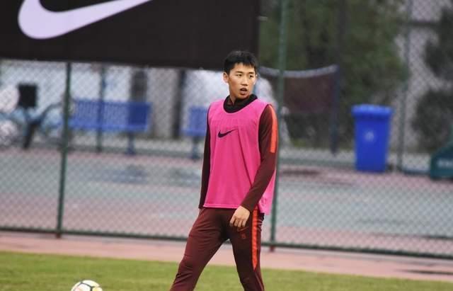 广州恒大|中超又一条大鱼浮出水面，刚出道就被恒大国安疯抢，曾是国奥核心