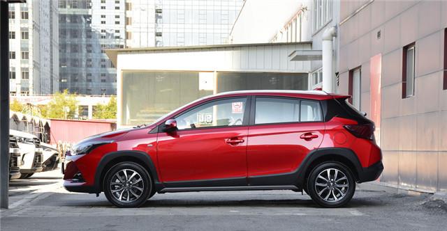 丰田致炫|上班族买辆丰田致炫X好不好？可靠品质值得信赖，开着省油又灵活