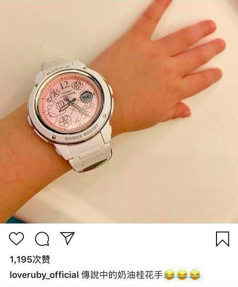 林心如|又在炫富？林心如与霍建华晒甜蜜自拍，小海豚钻石手链却被骂惨了