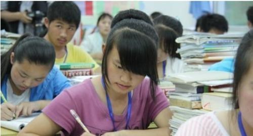 童星|为什么童星经常拍戏，高考却还能考高分？麻烦你们看张子枫就懂了