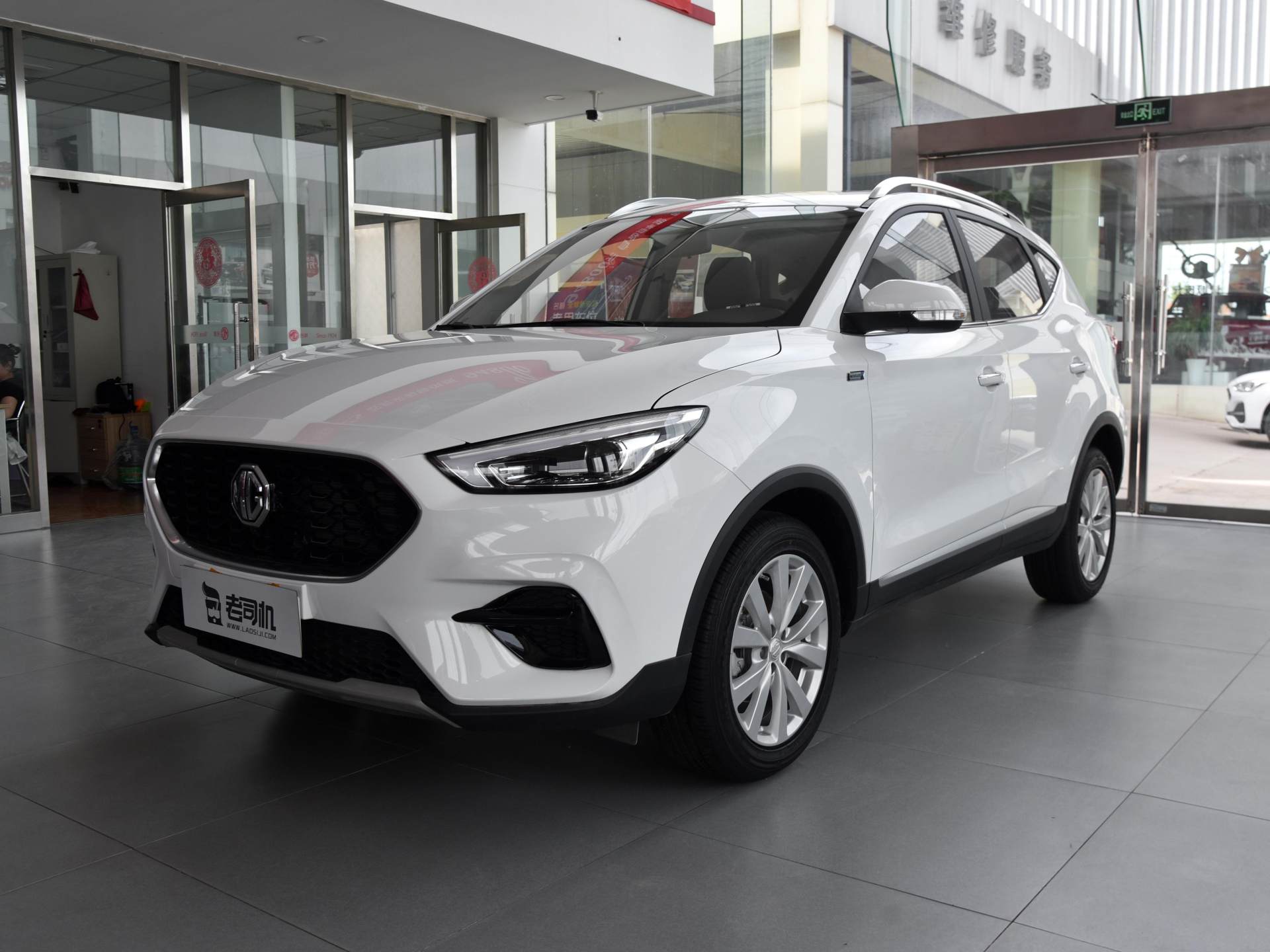 SUV|比飞度好看,油耗6.1L,这台SUV才7.88万起,适合年轻人