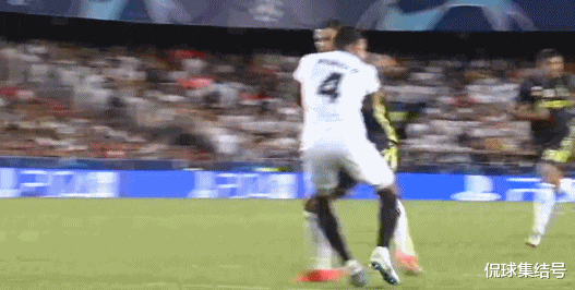 梅西@炸裂！利物浦帝星为1争议认错，巴萨遭惨案？梅西让CR7式悲剧未上演