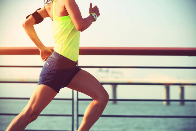 「」这个跑步错误，几乎所有人都做错，还很伤膝盖！