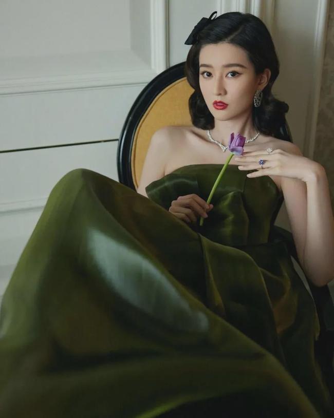 乔欣|最狂妄的逆袭！从呆若木鸡美到笑傲江湖，年度美人翻身翘楚