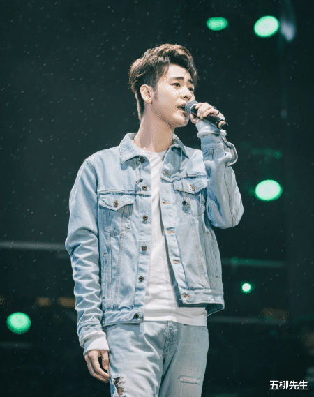 吴亦凡|国潮音乐节落幕，张云雷雨中献唱《探清水河》，全新EP蓄势待发