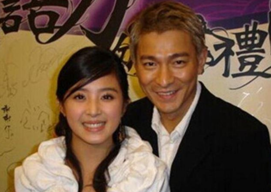 娱乐圈|娱乐圈中的4对干父女,第4位竟让干女儿怀孕,被骂人渣都难泄愤