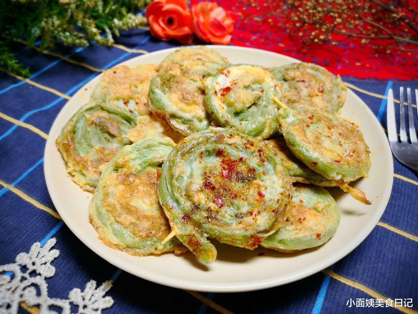 豇豆|入伏后，这菜正当季，2元钱买1捆，卷一卷给孩子做零食外酥里嫩！