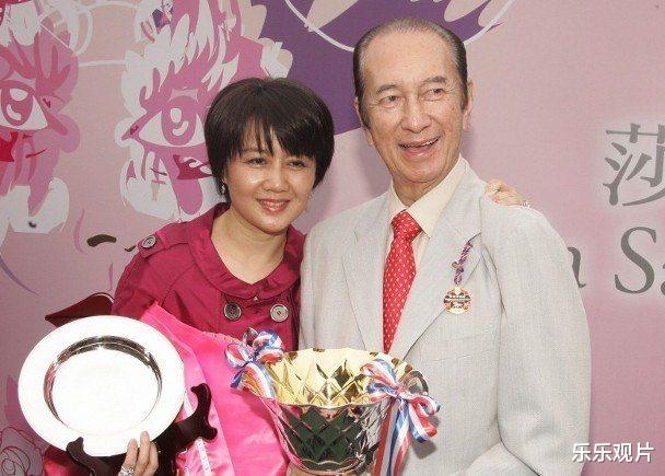 赌王|赌王离世一个月，四太做出3个重大决定，家族地位超过二房姐妹？