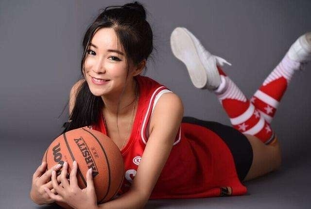 周玲安|官宣！NBA周玲安已与大21岁老外深入6年，直言：小的也可以