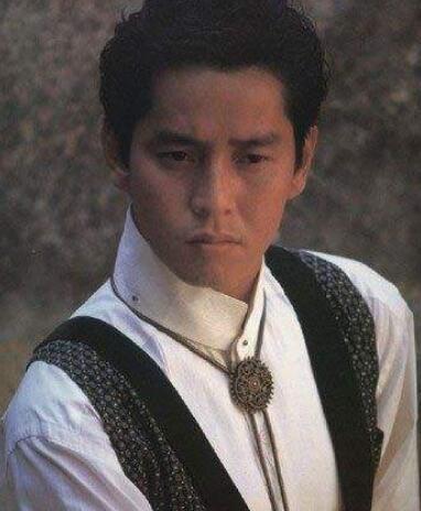 『谭咏麟』乐坛常青树谭咏麟：与发妻杨洁薇丁克13年，为什么与情人生子？