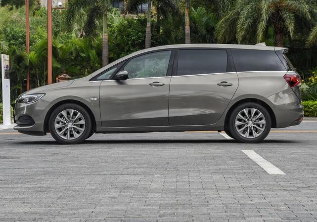 别克gl6|一路跌至10.39万，标配6AT，轴距近2.8米，比吉利嘉际香