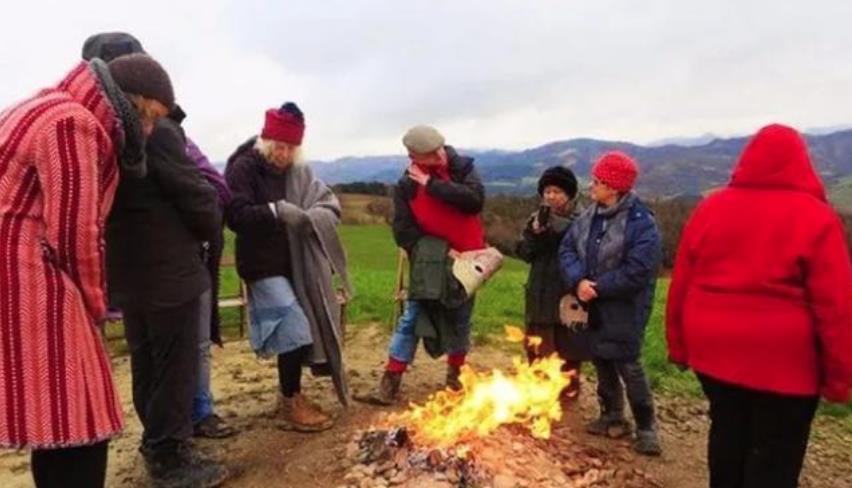 『火山』它是火山界的耻辱，高度不足1.2米，还沦为了游客的烧烤架