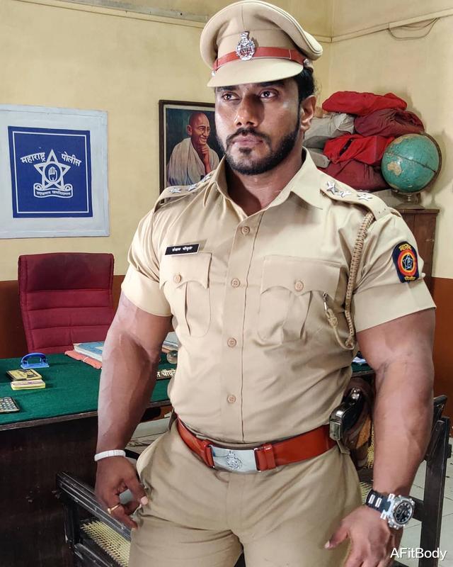 男神▲出生于印度棚户区,到万人敬仰的肌肉男神,再到电影明星,励志