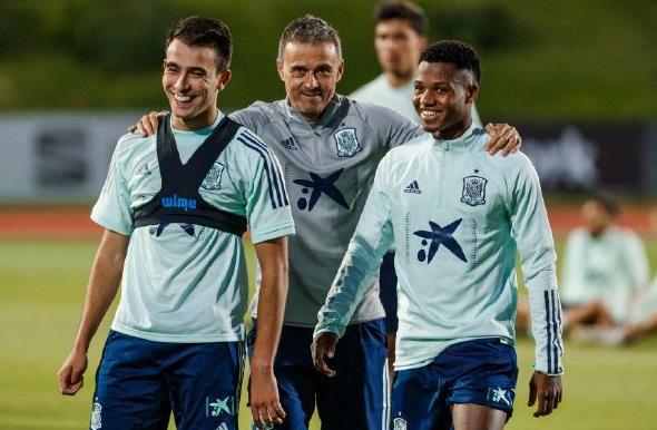 德国队|凌晨2点45，欧足坛重磅对决，央5直播！又见西德大战，准备熬夜